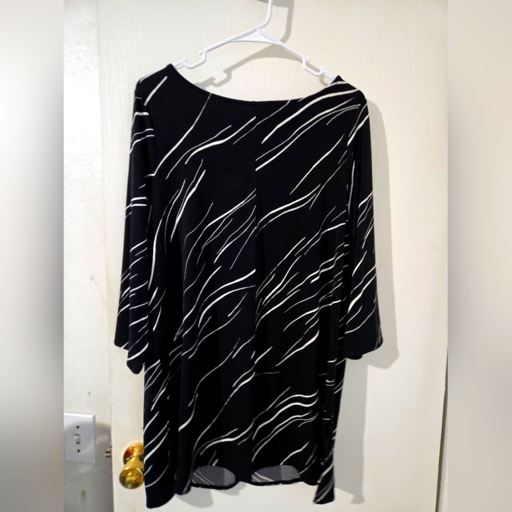 Large Alfani Black and White Patterned Top